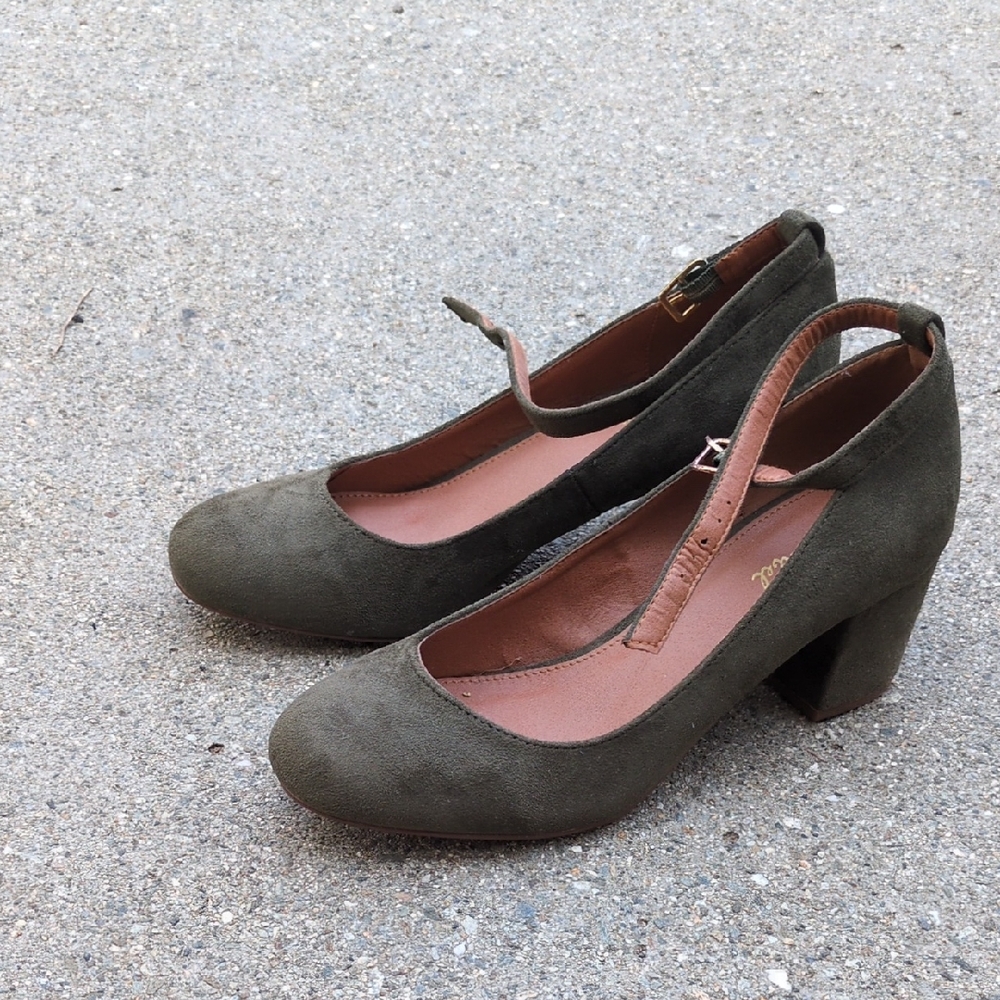 Bonnibel Green Heels with Suede Finish